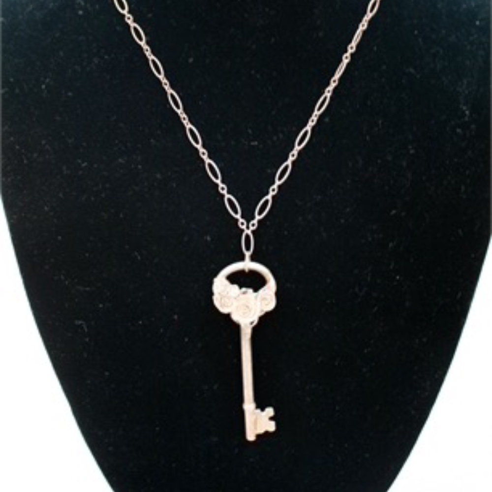 Sterling Silver Necklace w/Key Pendant - Picture 3 of 11